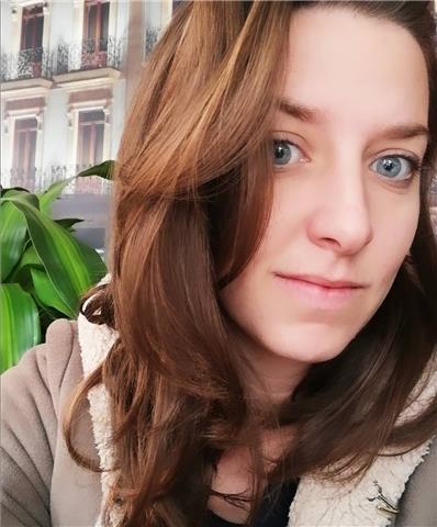 Profesora Nativa Titulada con Más de 16 Años de Experiencia