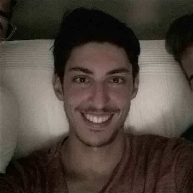 Ciao, mi chiamo Alfonso e sono laureato in lettere e beni culturali. Il mio annuncio è rivolto a studenti delle scuole elementari, medie e superiori.
Ho maturato un’esperienza di più di due anni nelle ripetizioni