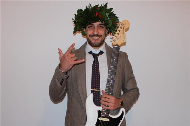 Maestro di Chitarra laureato in Conservatorio