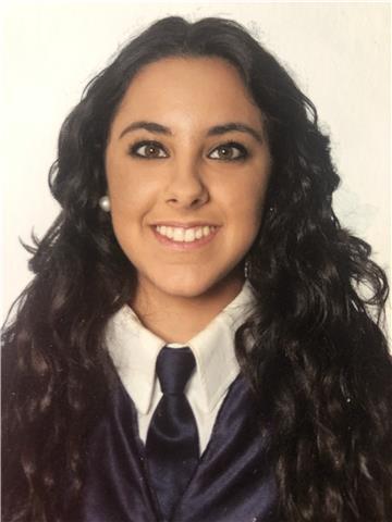 Pedagoga con amplia experiencia en clases particulares se ofrece para dar clases de inglés, lengua y matemáticas en EPO y ESO. Cuento con título B2 de inglés por Cambridge