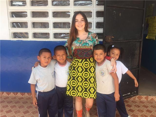 Clases de todas las materias de primaria y la eso. también doy clases de lenguaje musical