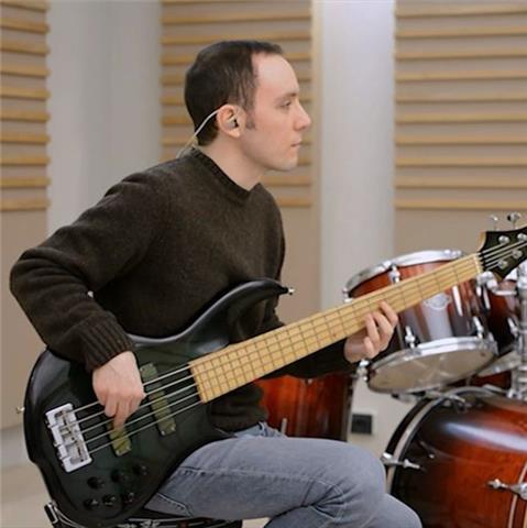 Lezioni di basso elettrico anche online o a domicilio