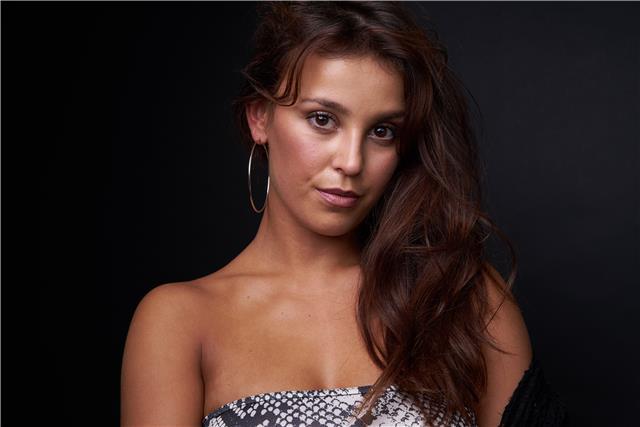 Soy francesa y estoy disponible para dar clases particulares de francés. pueden ser clases de gramática o simplemente clases para hablar y practicar. vivo en barcelona, así que me puedo desplazar pero existe también la opción de las clases online!