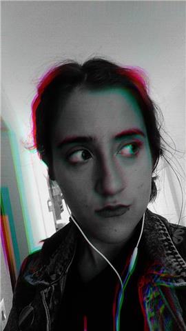 Doy clases particulares económicas de inglés para niños y niñas desde primaria hasta 2 de bach. tengo el c1 y he vivido en canadá