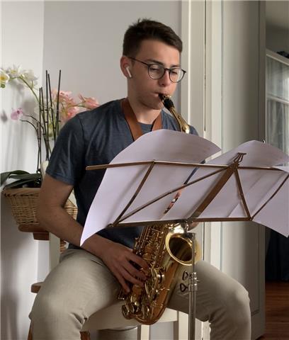 Clases de solfeo y/o de saxofón