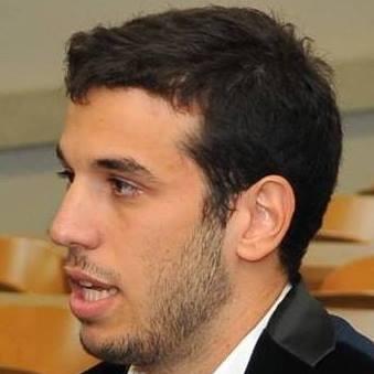 Insegnante di Economia aziendale e Ragioneria, laureato magistrale 110 e lode e professionista