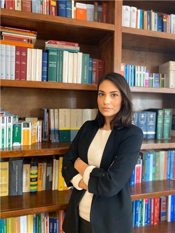 Laureata in giurisprudenza offre lezioni private di diritto