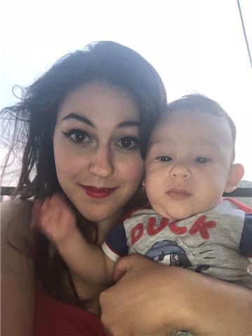 Sono una ragazza che insegna inglese ormai da parecchi anni, ho un ottima conoscenza della lingua acquisita anche grazie al mio percorso universitario