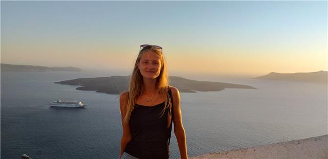 Studentessa universitaria offre ripetizioni in tutte le materie. superiori, medie e elementari