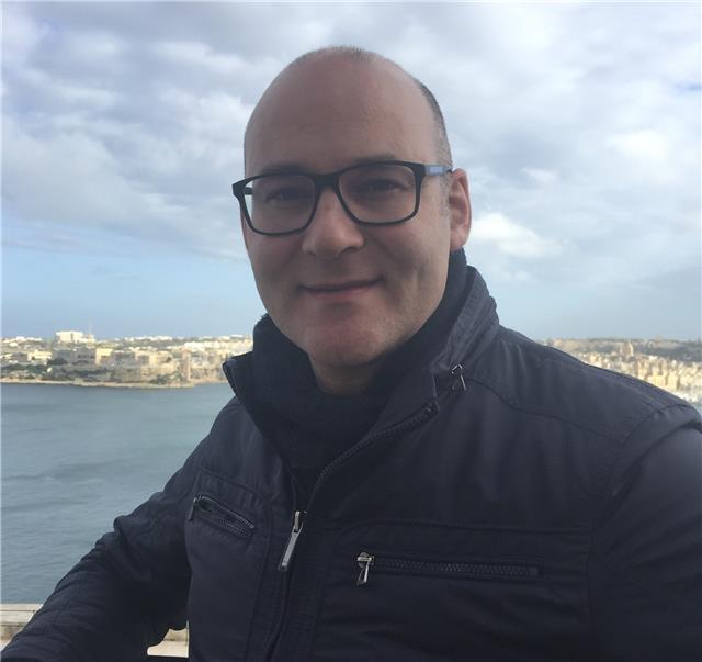 Insegnate di matematica offre lezioni private di matematica di base (algebra lineare equazioni e disequazioni) e studio di funzioni