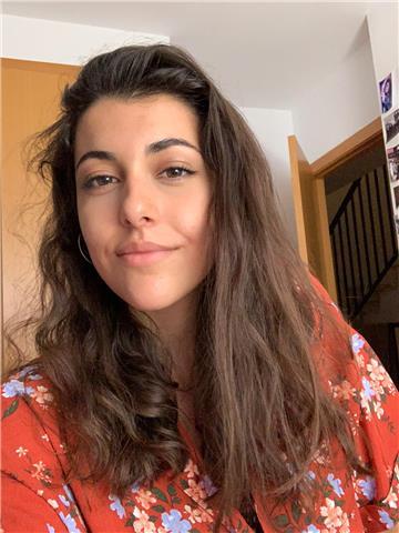 Estudiante de diseño imprte clases de historia para alumnos de la eso o de bachiller como repaso