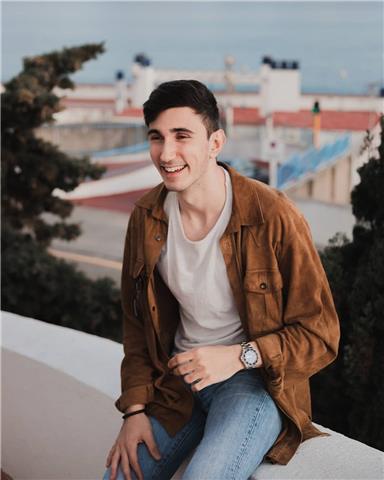 Estudiante de ingeniería que da clases particulares en general