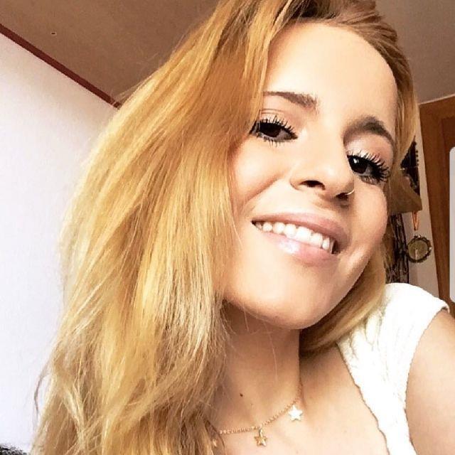 Profesora de apoyo implanta clases particulares en valencia desde preescolar hasta la eso. soy estudiante de 2* de diseño gráfico y tengo un b2 de inglés con familiares nativos