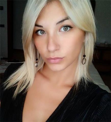 Ragazza 21'enne diplomata all'istituto alberghiero