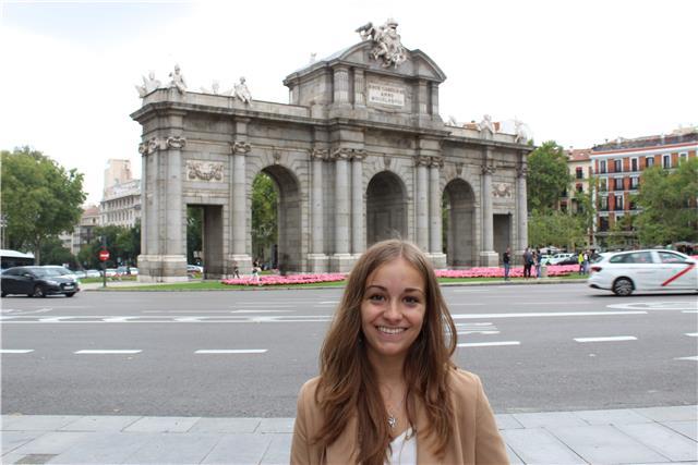 Clases de Danza. Soy Graduada universitaria muy aplicada y con ganas de impartir clases particulares y apoyo a alumnos de primaria que lo necesiten