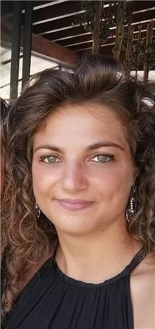 Psicologa impartisce lezioni per studenti di scuola primaria e secondaria per recupero e potenziamento e offre doposcuola specialistico per DSA e BES