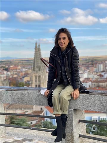 Actual estudiante de relaciones laborales y recursos humanos busca alumnos a los que dar clases de matemáticas u otras materias