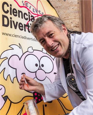 Bachillerato y universidad: matemáticas, física, química, cálculo, álgebra, mecánica