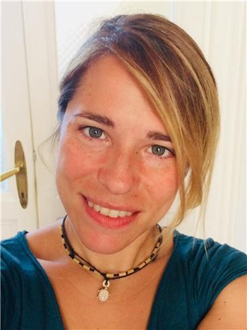 Docente di matematica e fisica impartisce ripetizioni per studenti di medie e superiori