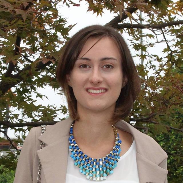 Studentessa universitaria diplomata al liceo classico con 100/100. Offro ripetizioni e aiuto compiti
