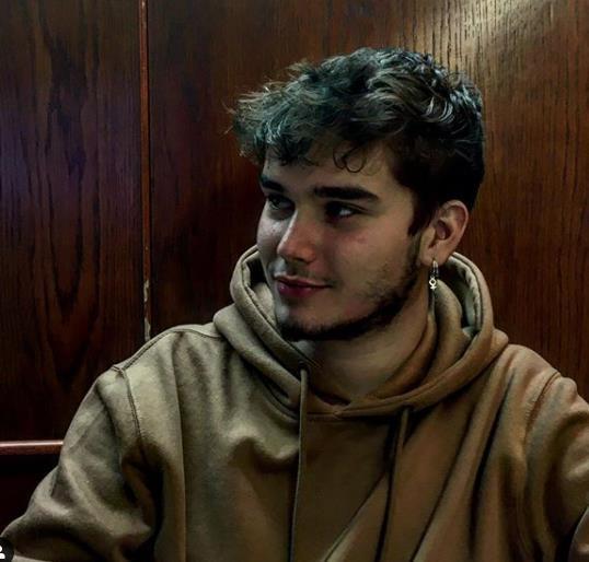 Profesor con máxima punderación en selectividad de matemáticas (aplicadas ss), cursado 1 año en economía en la ub y actualmente estudio ade y gestión de la innovación en el tecnocampus (mataró)