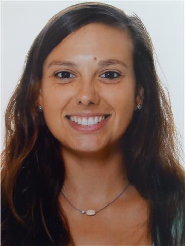 Maestra cualificada ofrece clases de inglés para niños de primaria. también refuerzo escolar a todas las edades