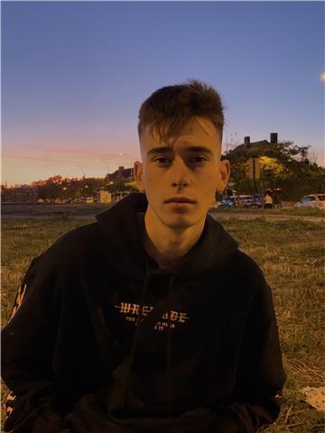 Estudiante de educación primaria imparte clases de matemáticas, sociales, naturales y lengua