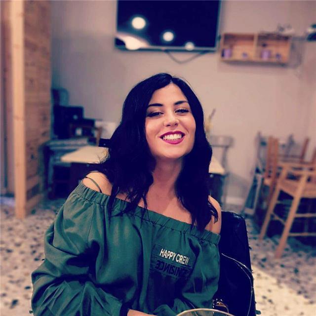 Ragazza con ottima conoscenza della lingua inglese impartisce lezioni private per qualsiasi persona voglia imparare e anche ripetizioni per elementari, medie e superiori. 
focus : 
conversazione e grammatica scritta