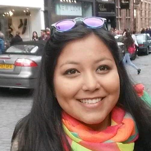 Profesora de asignaturas de primarias y letras, junto con matemáticas básicas