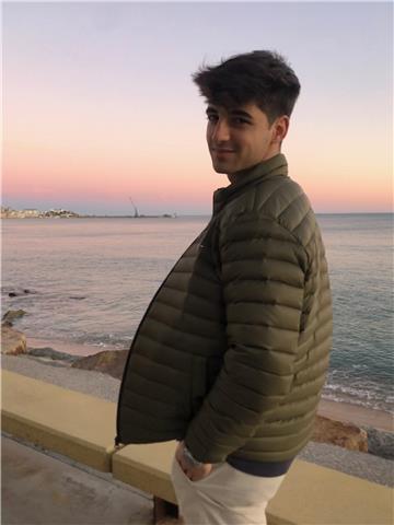 Curso 3ero de ingeniería industrial y ade con el bachillerato tecnològico. puedo dar clases de repaso de selectividad, batchillerato y eso. sobretodo matemáticas y física