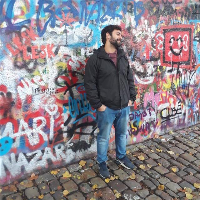 Laureando in informatica applicata offre ripetizioni di inglese e spagnolo per ragazzi delle scuole medie e superiori. prezzi modici