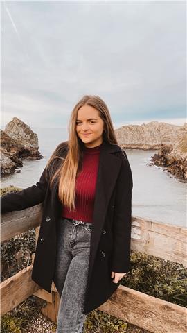 Se ofrece chica responsable para dar clases particulares a domicilio a niños de infantil y primaria con flexibilidad de horario ya que estudio un grado a distancia.
a su vez me ofrezco también para cuidar niños siempre y cuando pueda compaginarlo con las 