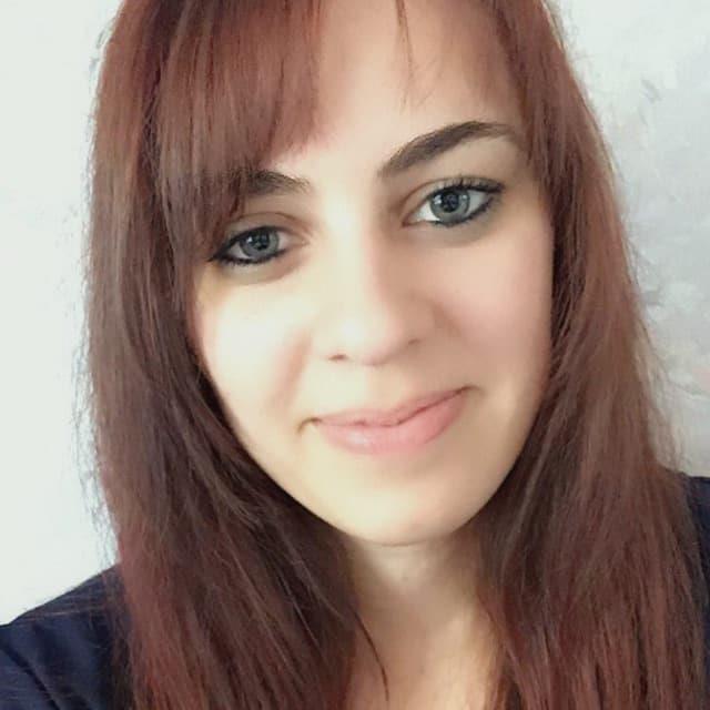 Certifiée niveau C1 Cambridge donne cours d'anglais et Français ( native)