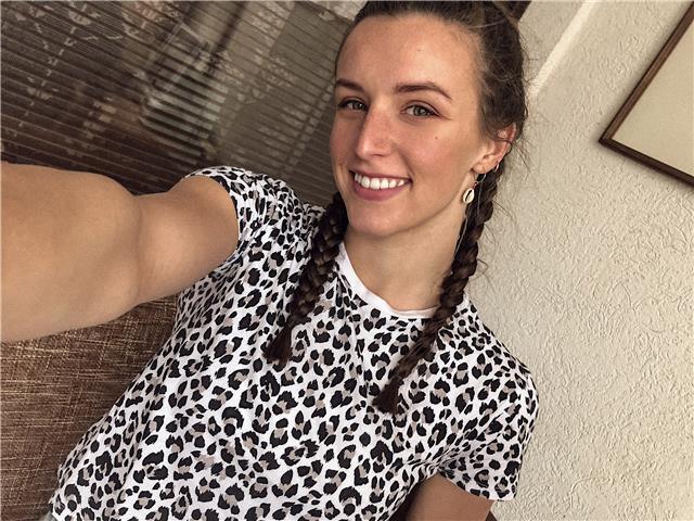 La profesora que habla inglés mejor de castellano y quiere comunicarse tanto como sea posible!