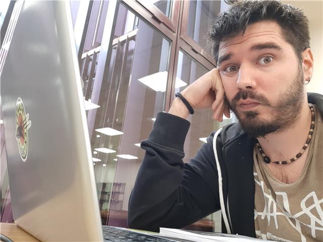 Graduado en h. del arte, doy clases particulares de cualquier materia (primaria); así como historia, historia del arte o geografía (e.s.o. y bach.)