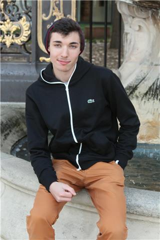 Étudiant dans le supérieur, aide pour devoir