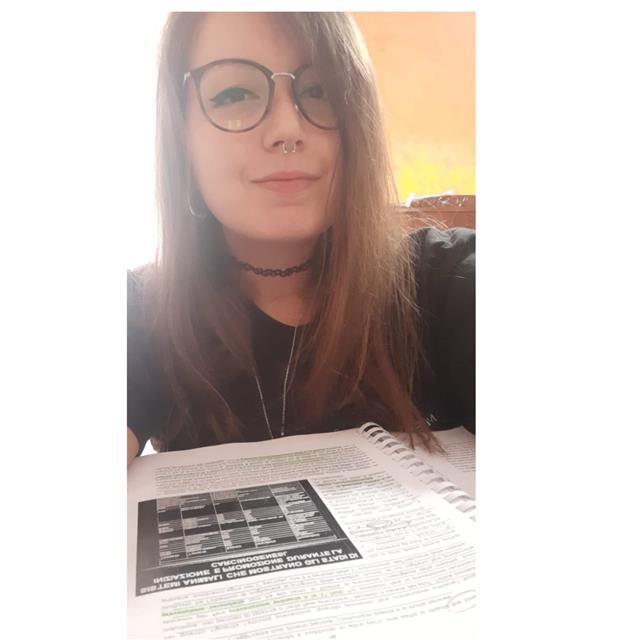 Studentessa di medicina offre lezioni di recupero o di potenziamento nelle materie di lingua italiana, inglese(letterature comprese) e materie scientifiche
