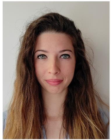 Ragazza di 28 offre lezioni online di qualsiasi materia a studenti delle elementari e medie e lezioni di biologia/scienze naturali a studenti delle superiori