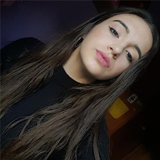 Me especializo en dar clases de todas las asignaturas a niños de la eso tengo experiencia y me defiendo muy bien, creo que tengo el don de la enseñanza