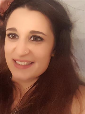 Laurenza in scienze della nutrizione, laureata in scienze motorie, nel campo nel fitness da oltre 10 anni. Offre ripetizioni biologia, scienza, biochimica, e lezione di personal trainer, fitness, posturale, ginnastica terza età. Massaggiatrice diplomata s