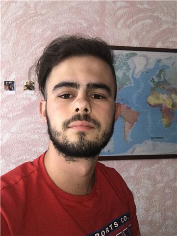 Doy clases económicas de matemáticas, también puedo darlas de inglés ya que tengo el first certificate de cambdrige