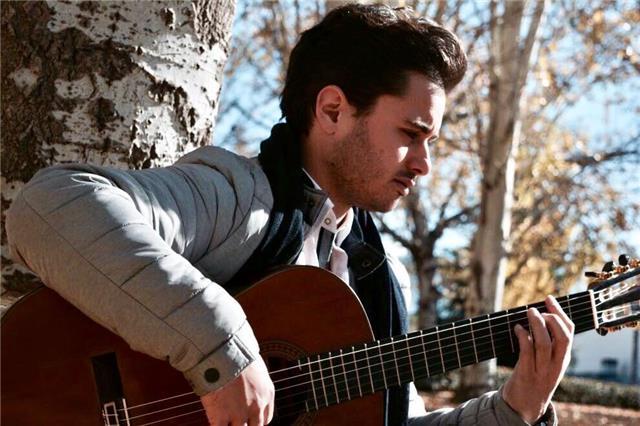 Doy clases de guitarra española y clásica a todos los niveles