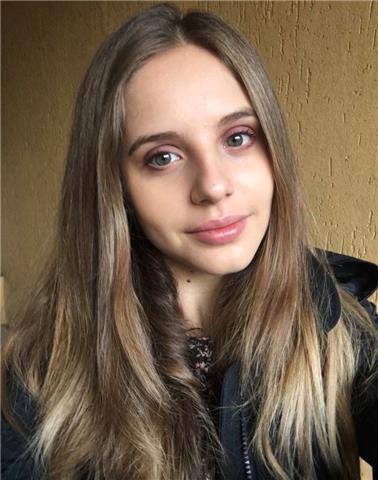 Ragazza preparata e motivata con solida formazione universitaria offre lezioni private