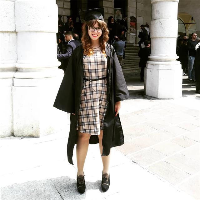 Professoressa di pedagogia si offre come aiuto ed assistenza allo studio