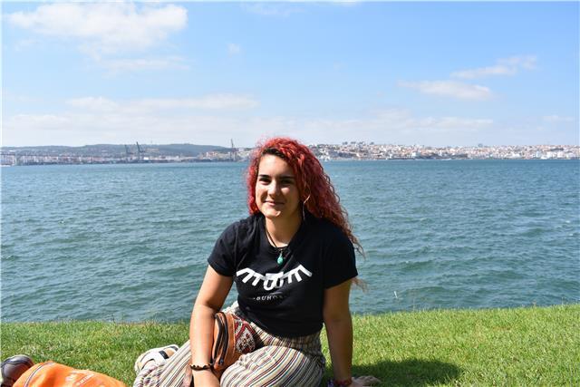 Estudiante de educación social imparte clases de repaso a todo tipo de personas