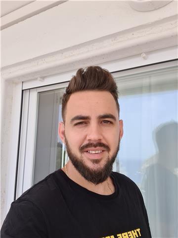 Profesor de inglés con experiencia en la enseñanza a alumnos de universidad y también en cuanto a traducción e interpretación