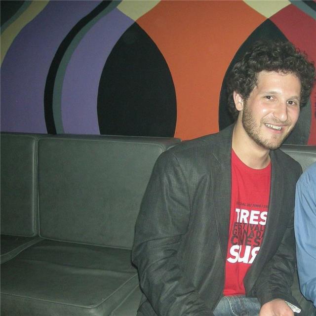 Profesor de inglés nativo con años de experiencia.
clases de conversación
preparación para exámenes
aprende de forma natural y divertido.
precios pandemia, todos estamos en el mismo barco!