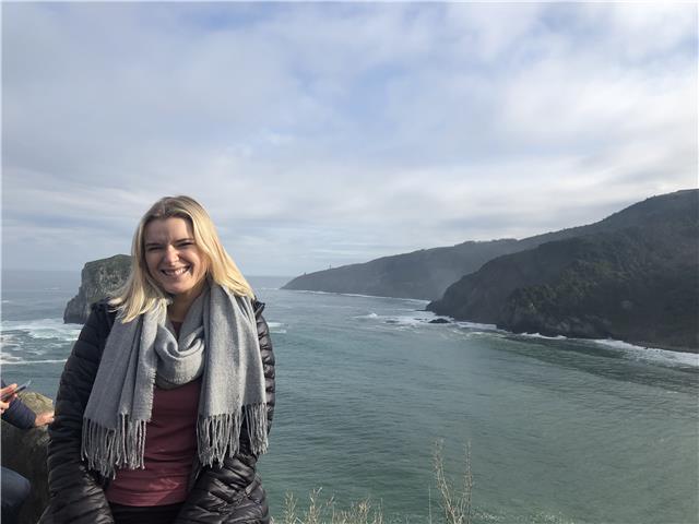 Certified TEFL English Teacher from the USA, 2 years experience