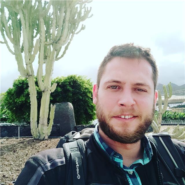 Ing. aeronáutico con amplia experiencia como profesor particular da clases online de física, química, matemáticas, dibujo