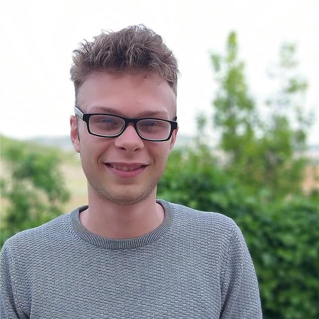 Studente universitario di lingue offre ripetizioni